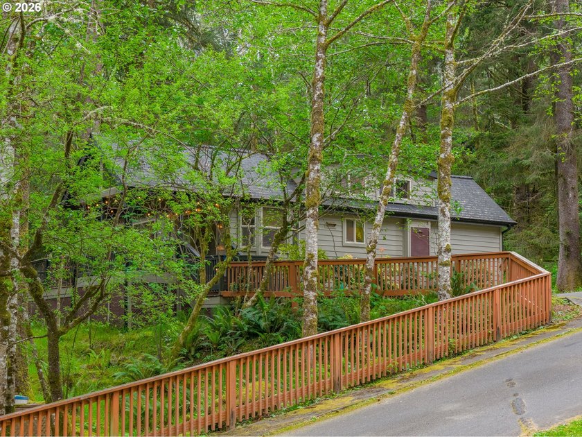 Wooded coastal retreat in the highly desirable Whaleshead Beach - photo 27