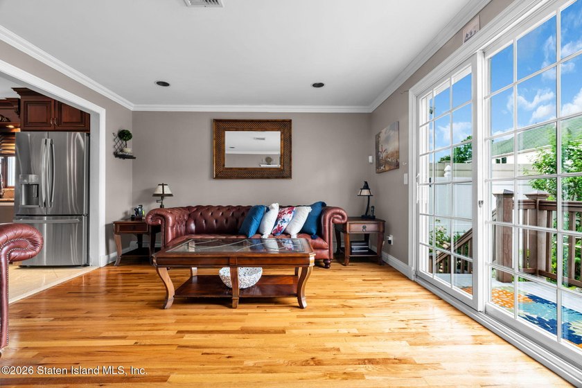 Welcome to this beautifully maintained side hall colonial on a - photo 14