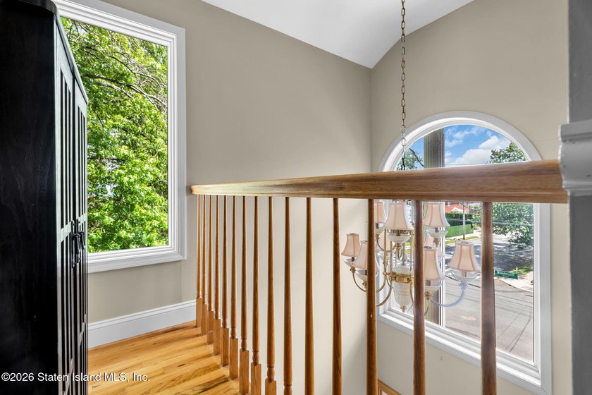 Welcome to this beautifully maintained side hall colonial on a - photo 17