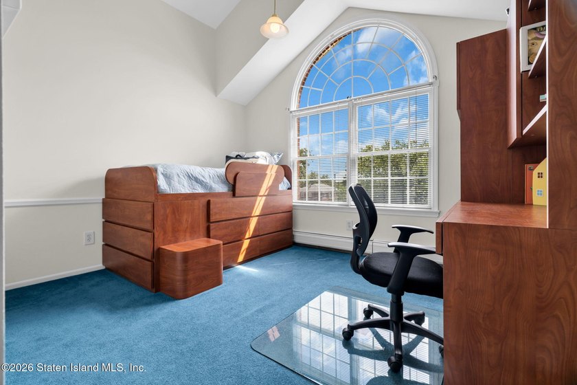 Welcome to this beautifully maintained side hall colonial on a - photo 23