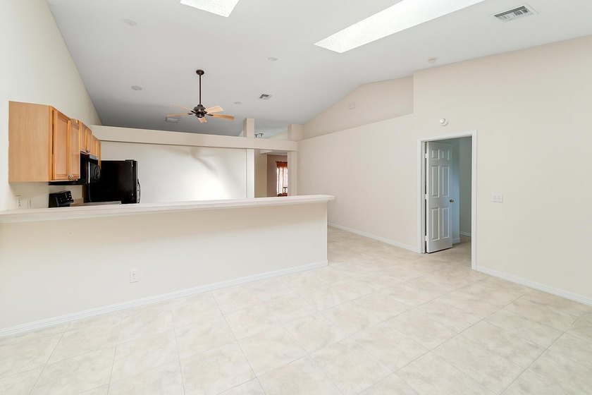 BACK ON THE MARKET DUE TO FAILED SELLER CONTINGENCY Welcome to - photo 4