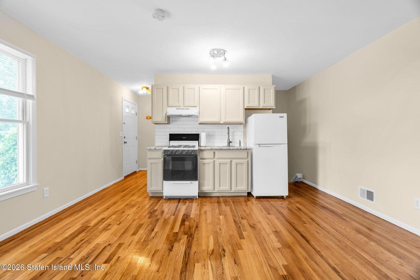 Welcome to this beautifully maintained side hall colonial on a - photo 33