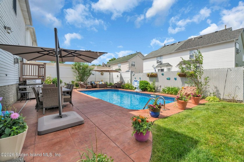 Welcome to this beautifully maintained side hall colonial on a - photo 40