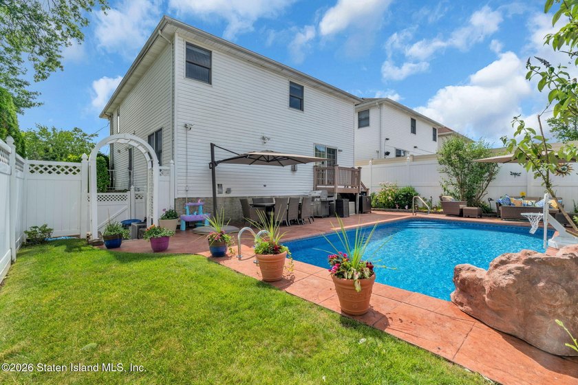 Welcome to this beautifully maintained side hall colonial on a - photo 41