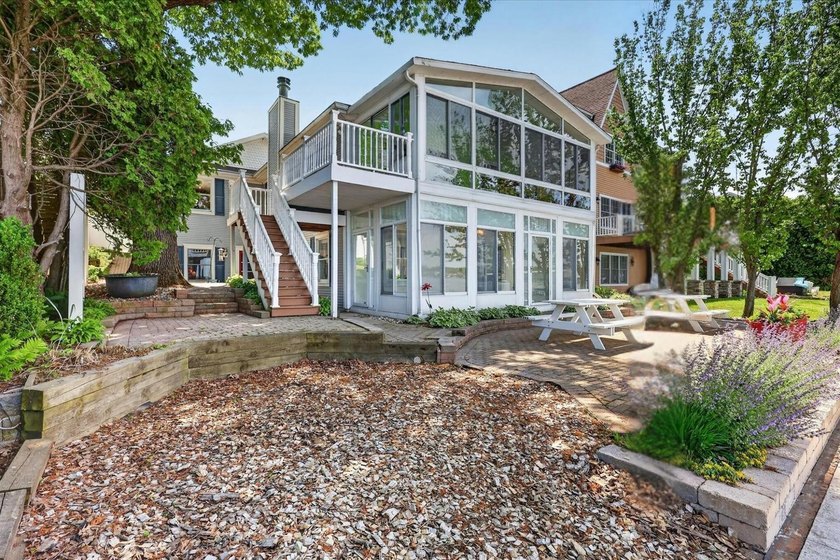 SILVER LAKE waterfront opportunity! Enjoy possession at close - photo 4
