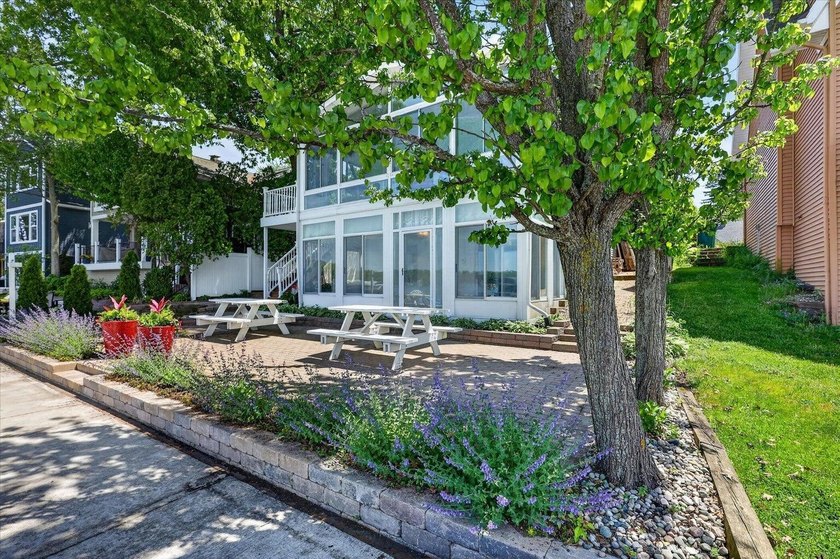 SILVER LAKE waterfront opportunity! Enjoy possession at close - photo 5