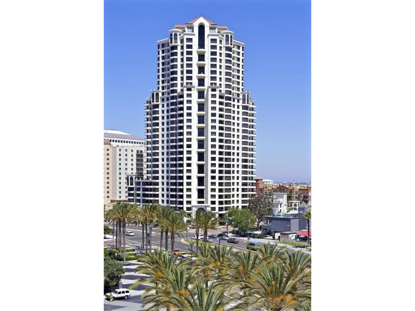 Perched above the Marina District, this residence offers a quiet - photo 23