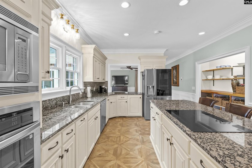 Welcome to this beautifully maintained home in the desirable - photo 6