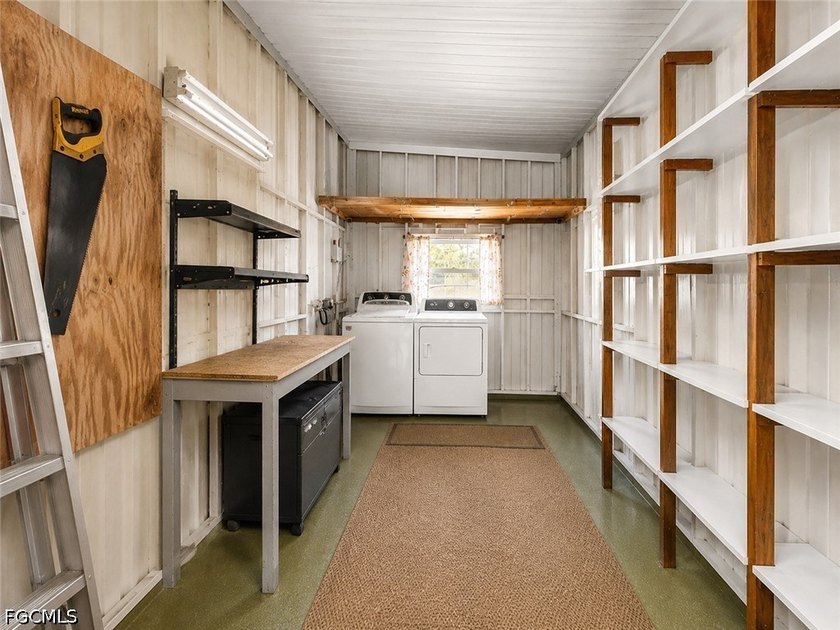 Welcome home to this beautifully updated 2-bedroom, 2-bath - photo 14