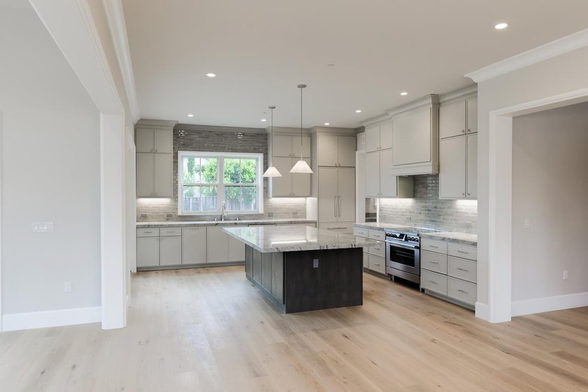 Welcome to Altamonte at Sandraya Heights, where luxury - photo 14