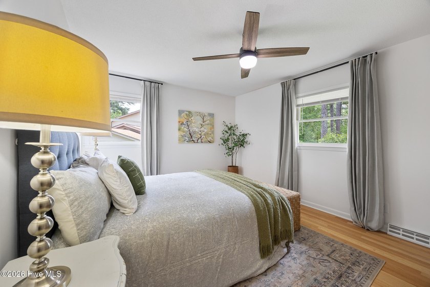 A rare lakefront find! This beautifully updated 3-bedroom - photo 22