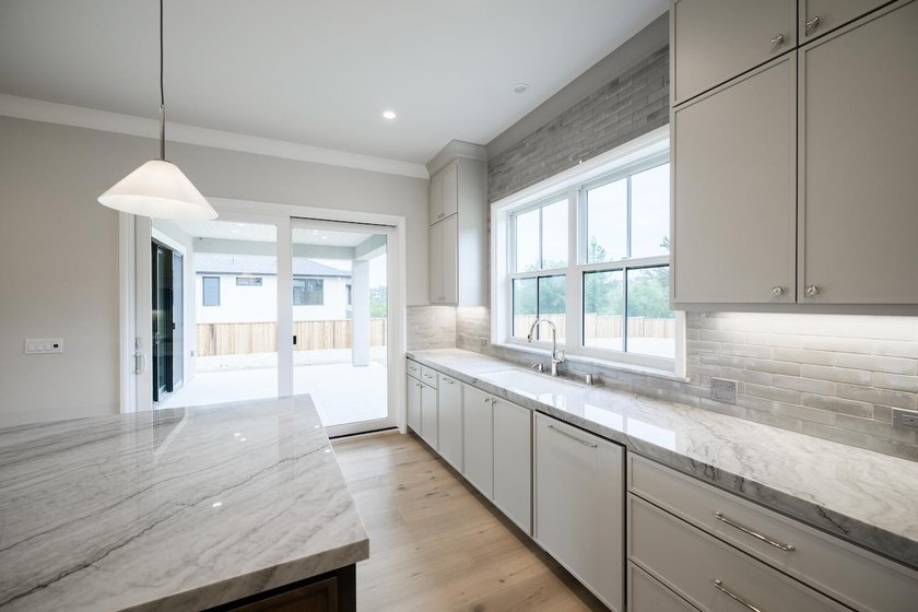 Welcome to Altamonte at Sandraya Heights, where luxury - photo 26