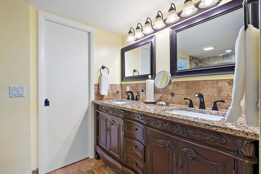Meticulously maintained North Palm Beach waterfront gem in the - photo 15
