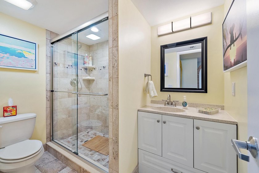 Meticulously maintained North Palm Beach waterfront gem in the - photo 18
