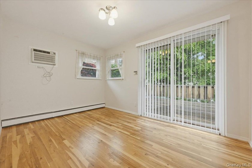 Beautifully maintained high-ranch home featuring 4 bedrooms and - photo 19