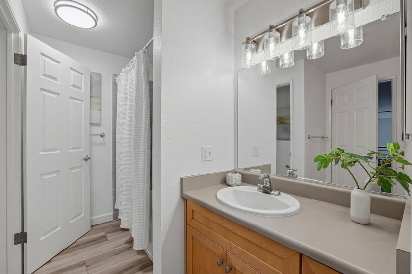 Rare loft-style condo just steps from the vibrant heart of - photo 22