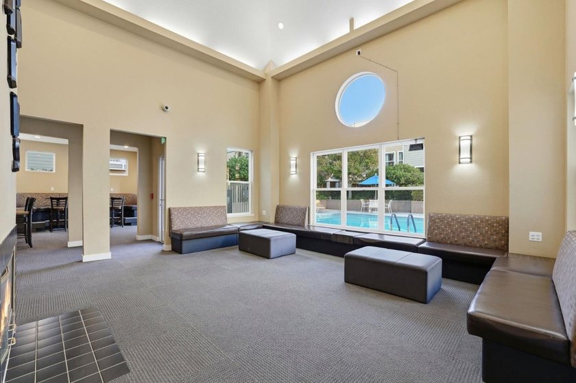 Rare loft-style condo just steps from the vibrant heart of - photo 36