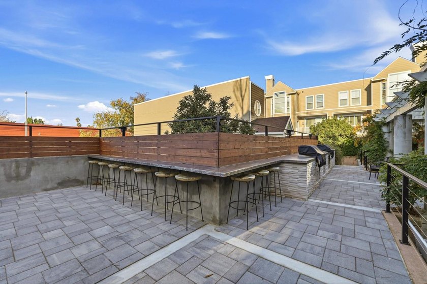 Rare loft-style condo just steps from the vibrant heart of - photo 39