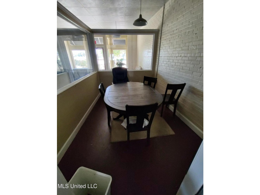 Nice Office In The Heart of Downtown Moss Point! We Are Next To - photo 4