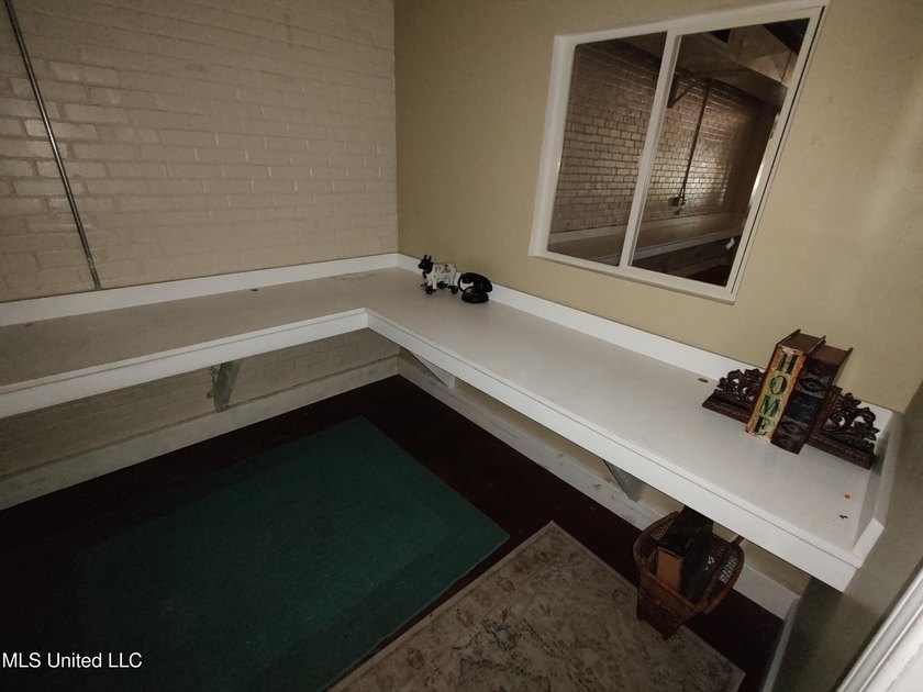 Nice Office In The Heart of Downtown Moss Point! We Are Next To - photo 5