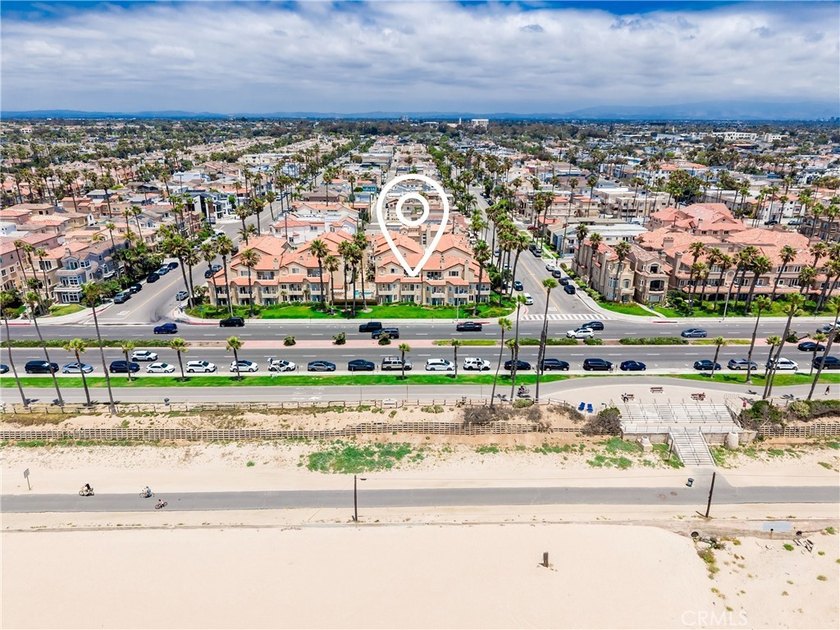 Welcome to coastal living at its finest. Perfectly positioned - photo 5