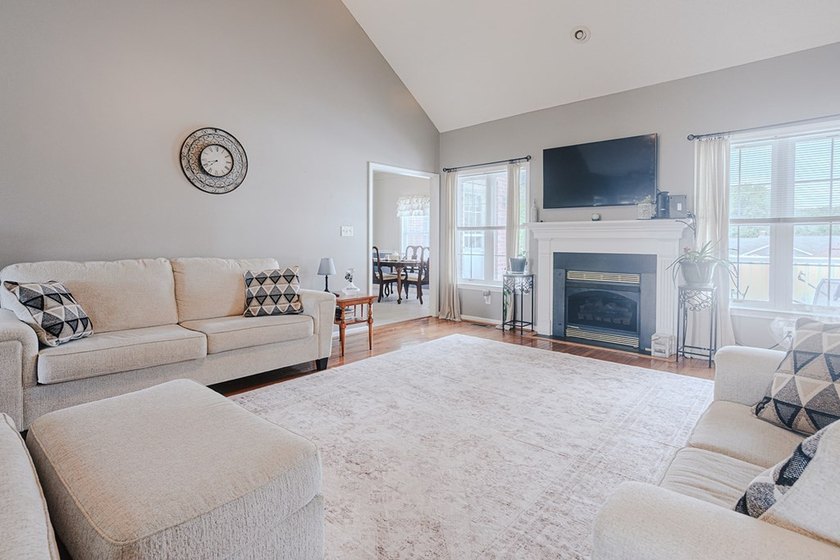 Welcome to this beautiful 3 bedroom 2 bath brick home located in - photo 6