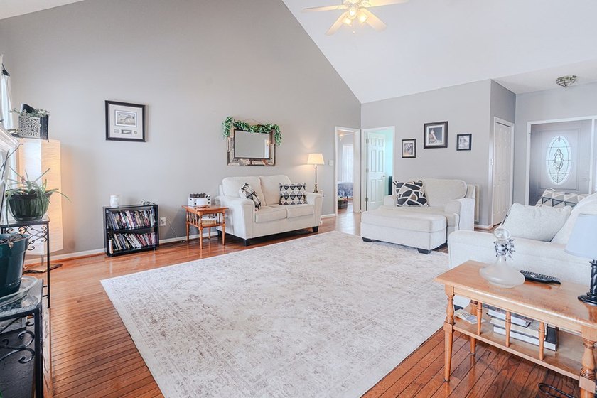 Welcome to this beautiful 3 bedroom 2 bath brick home located in - photo 7