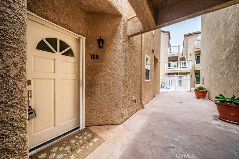 Welcome to coastal living at its finest. Perfectly positioned - photo 8