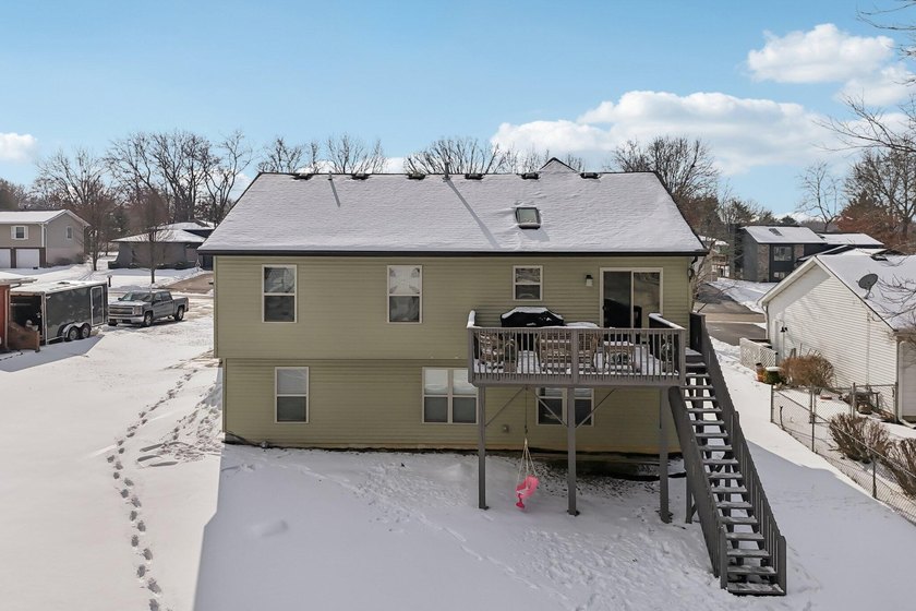 Beautifully maintained 4 bed, 3 bath home built in 2017, located - photo 50