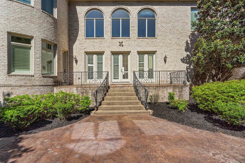 A Southern estate tucked behind the gates of an exclusive Eads - photo 38