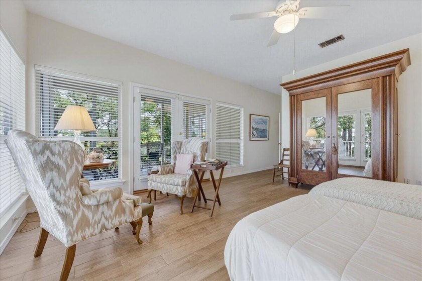 Waterfront 3BR/2BA cottage with stunning bayou views from almost - photo 15