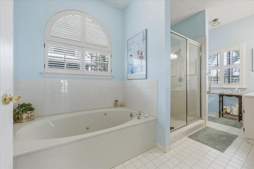 Waterfront 3BR/2BA cottage with stunning bayou views from almost - photo 17