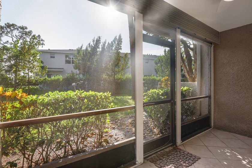 Beautifully renovated 2-bedroom, 2-bathroom first-floor condo in - photo 17