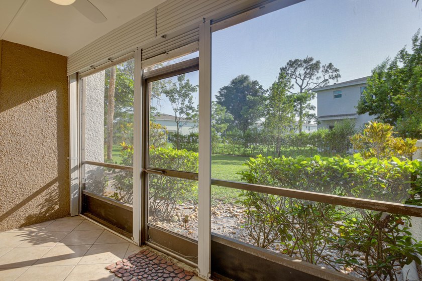 Beautifully renovated 2-bedroom, 2-bathroom first-floor condo in - photo 19