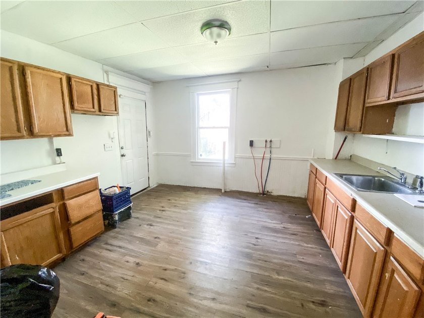 Huge side by side Duplex! This 2 unit property offers 2- 3 - photo 9
