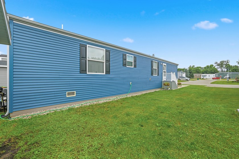 Welcome home to this spacious &amp; perfectly designed 2 bedroom, 2 - photo 6