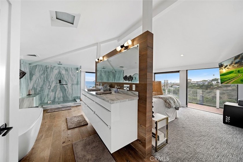 Welcome to 343 Emerald Bay - a fully furnished, contemporary - photo 18