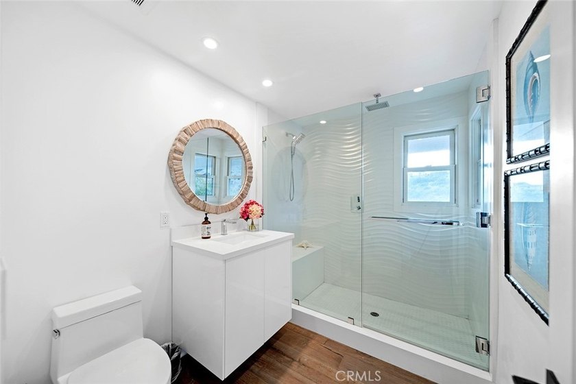 Welcome to 343 Emerald Bay - a fully furnished, contemporary - photo 23