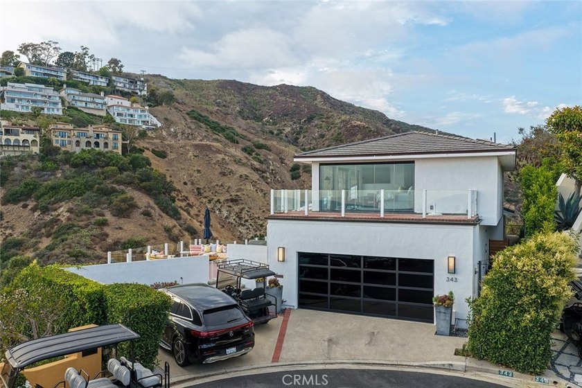Welcome to 343 Emerald Bay - a fully furnished, contemporary - photo 27