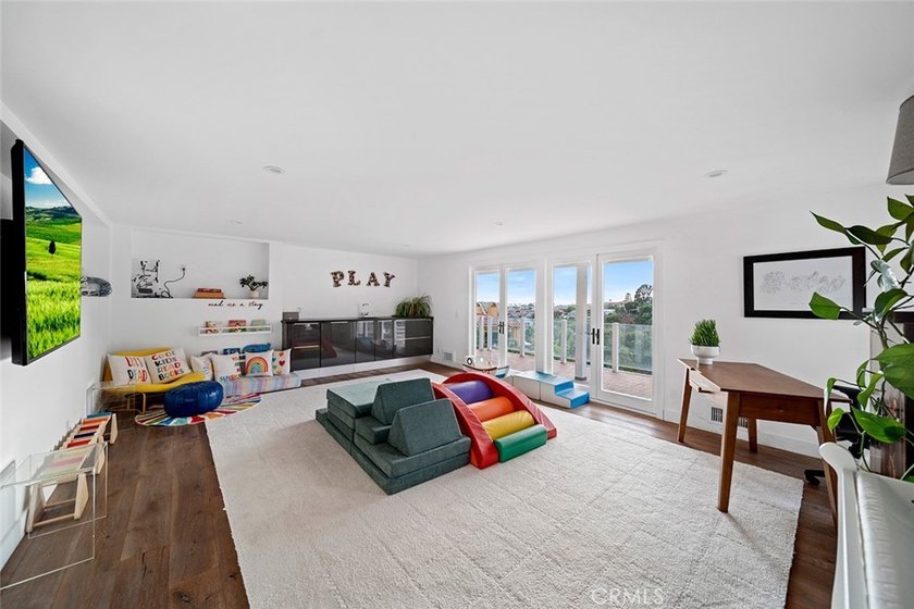 Welcome to 343 Emerald Bay - a fully furnished, contemporary - photo 29