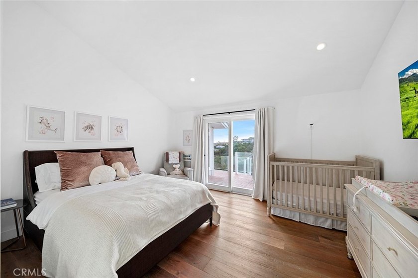 Welcome to 343 Emerald Bay - a fully furnished, contemporary - photo 31