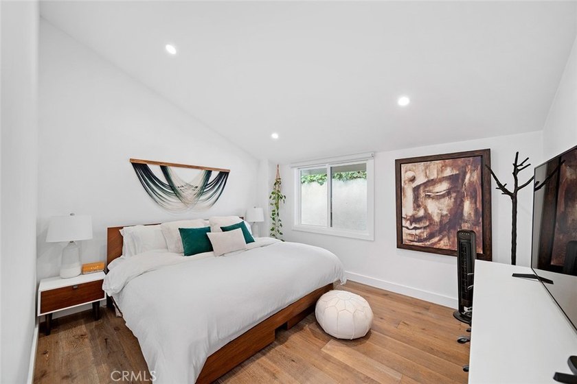 Welcome to 343 Emerald Bay - a fully furnished, contemporary - photo 32