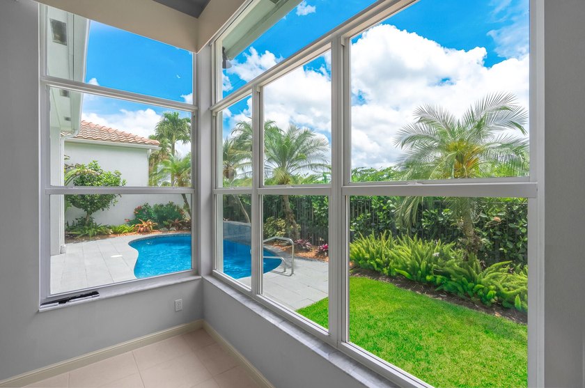 Immaculate, move-in ready home surrounded by beautiful lake and - photo 10