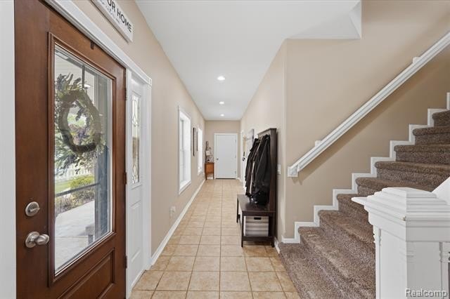 Luxury lakefront living! This one-of-a-kind waterfront home - photo 3