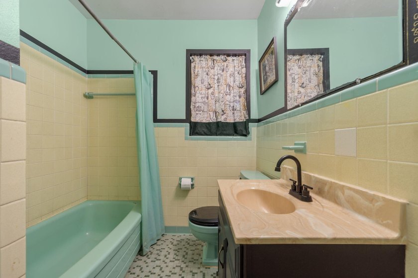 Create your own masterpiece with this midcentury modern bungalow - photo 11