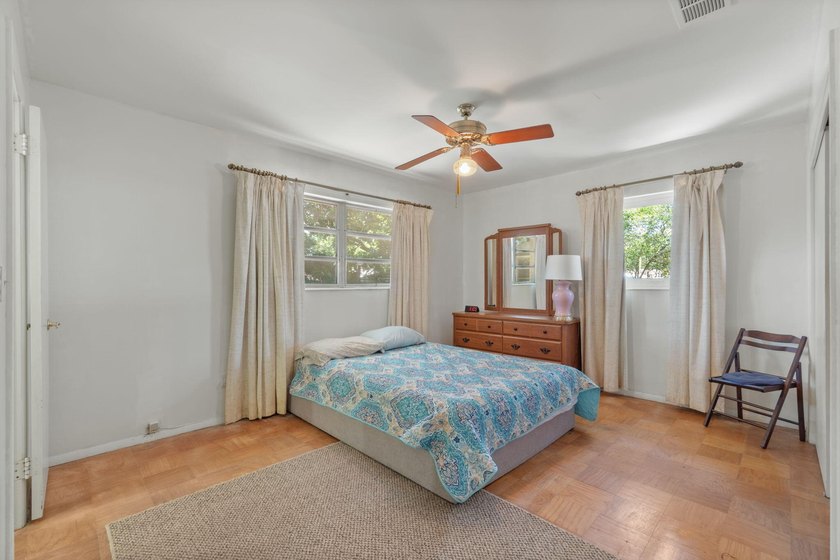 Create your own masterpiece with this midcentury modern bungalow - photo 12