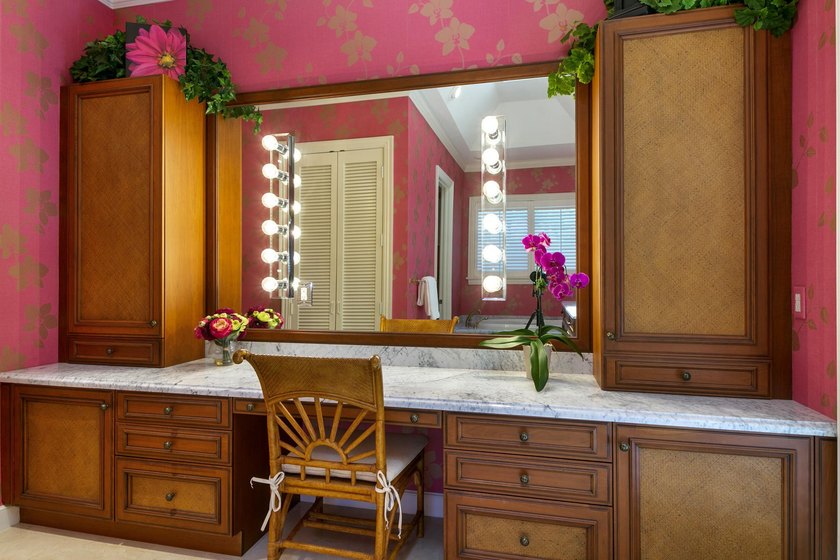Luxury living in this 4 bedroom, 6 bathroom estate home offering - photo 18
