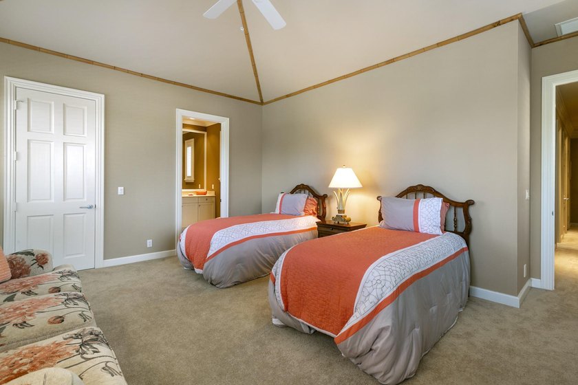 Luxury living in this 4 bedroom, 6 bathroom estate home offering - photo 30