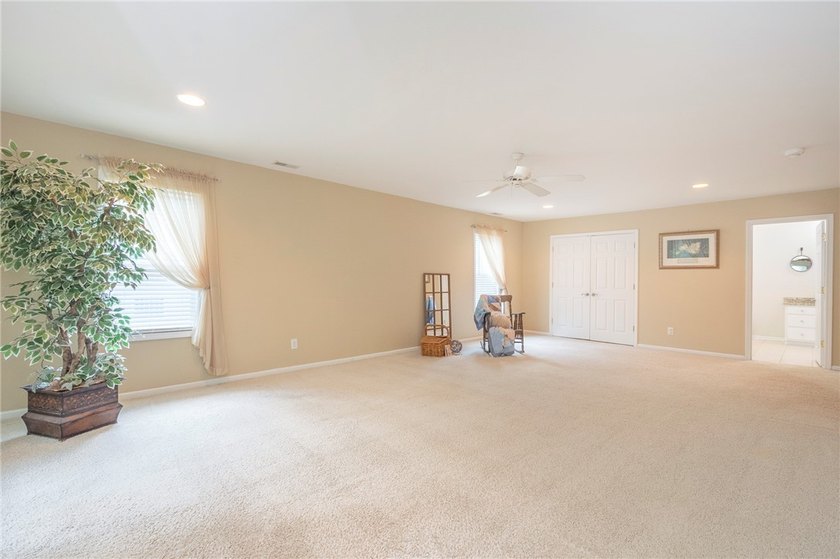 Where privacy and lake life come together. Tucked away on 1.74 - photo 22