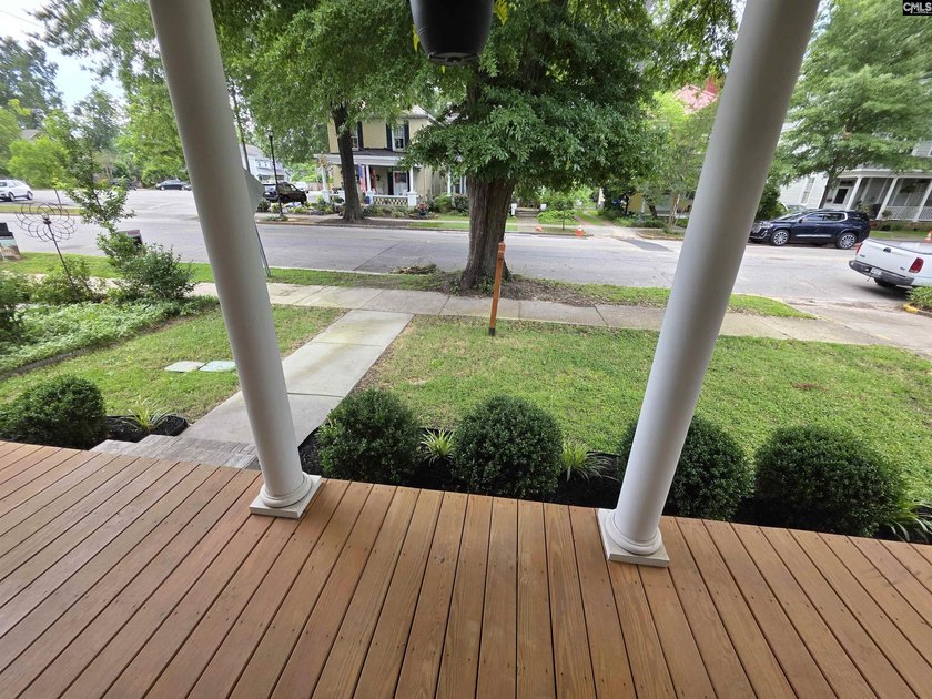 OPEN HOUSE 7/18 11am-1pm - Custom built home in 2022 has 4 - photo 3